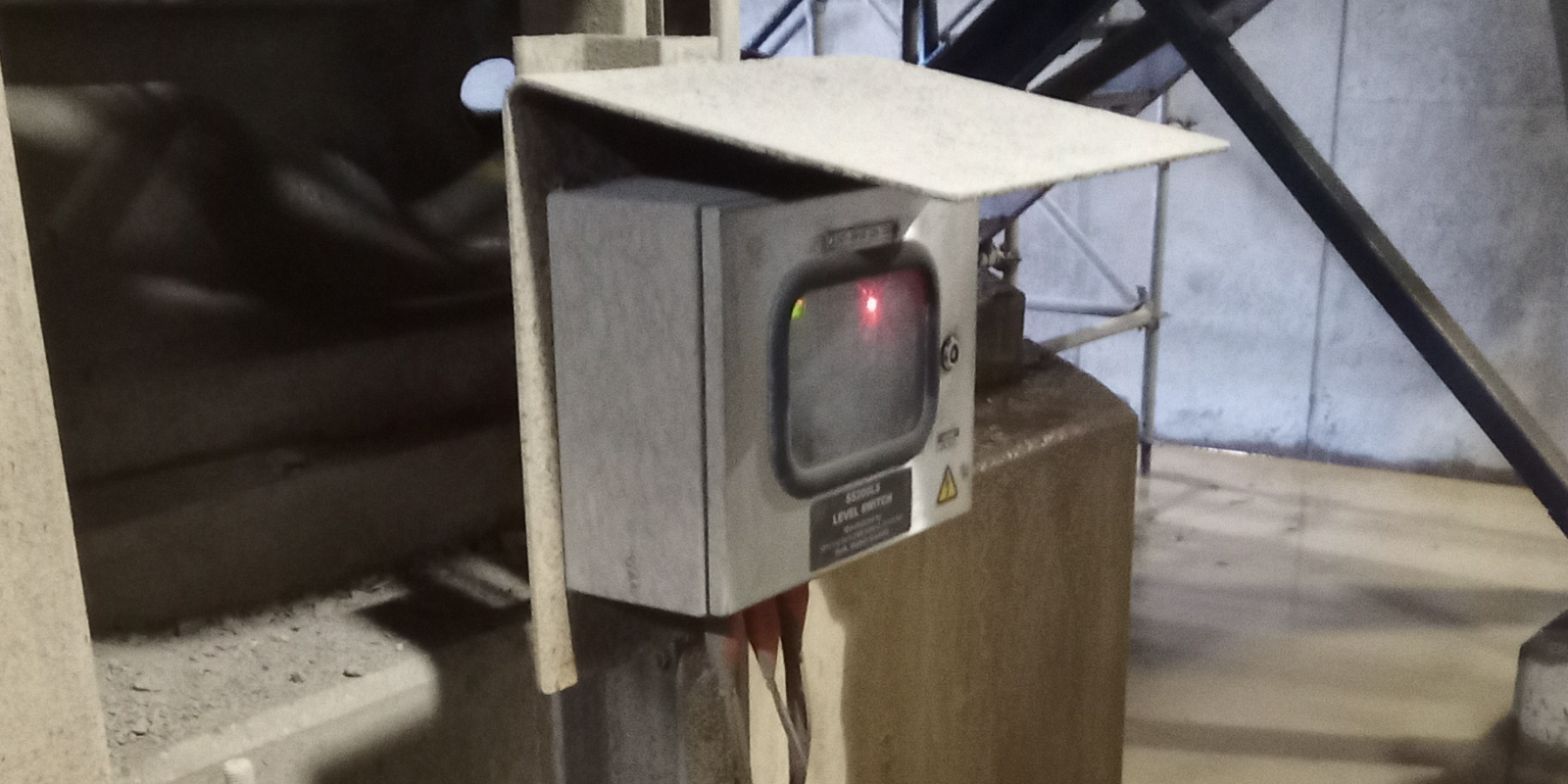 SS200LS_Level_Switch_Installed.png