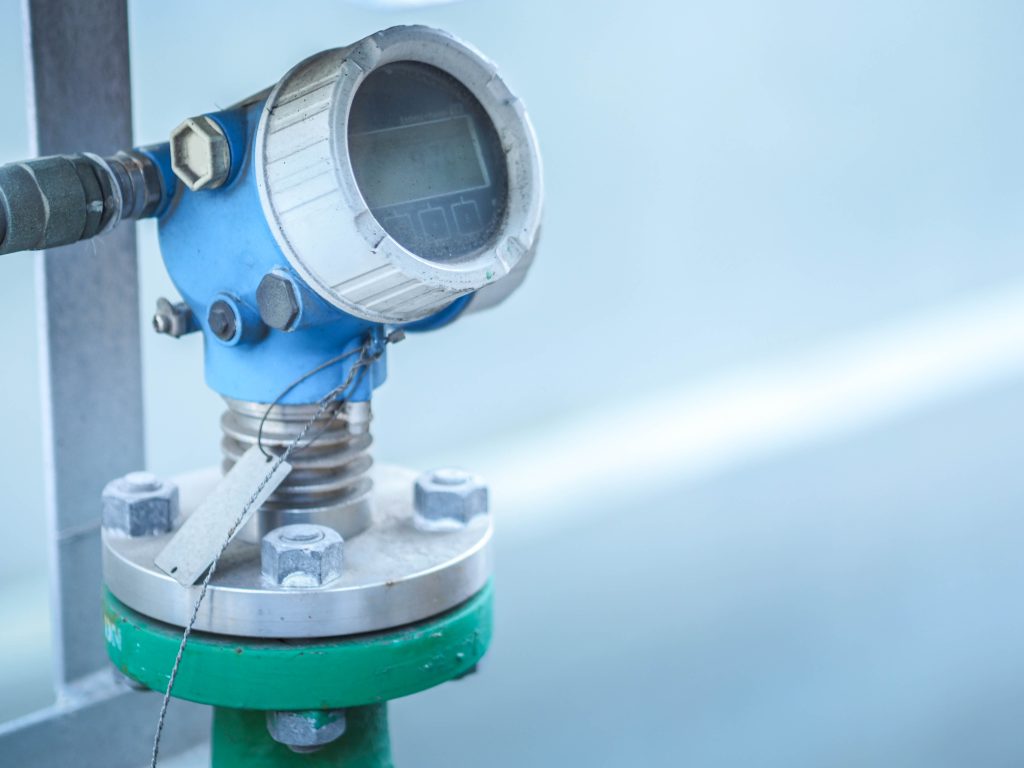 Showing a level switch in industrial applications